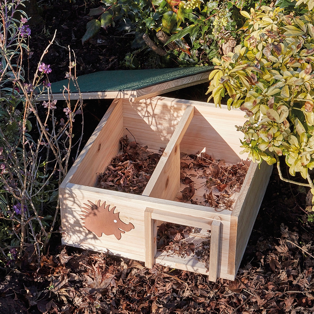 Garden Life Hedgehog House Van Meuwen   Z G2579 Hedgehog House Ls 4 2000px 